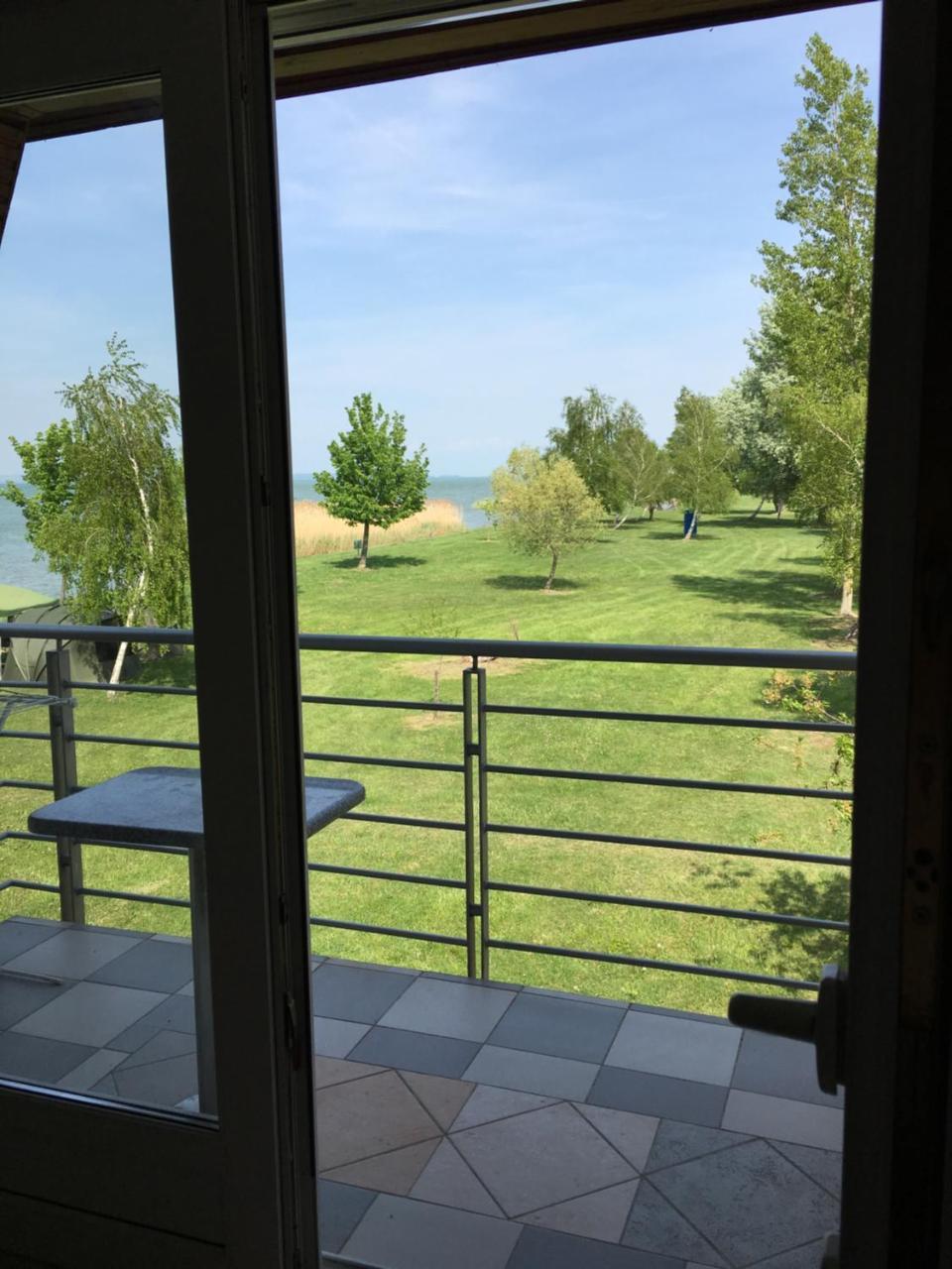 Beach Resident Balatonszárszó Exterior foto
